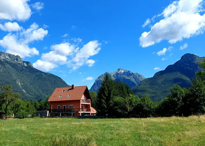 Pocitniska Hisa Nad Soco בית נופש